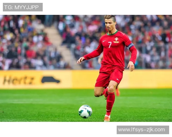 世界杰出的足球明星们如何塑造了现代足球的魅力与传奇