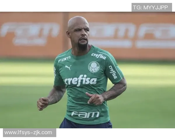 从贫民窟到绿茵场足球明星的草根逆袭之路